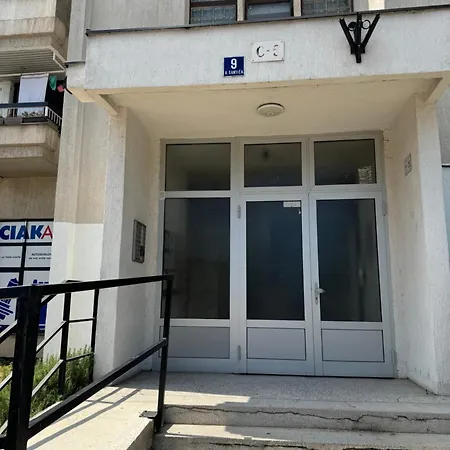 075 公寓 图兹拉